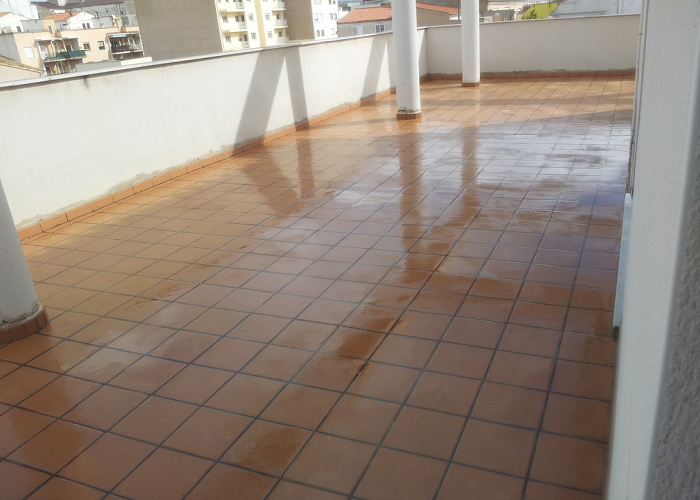 Tăng độ dốc sân thượng