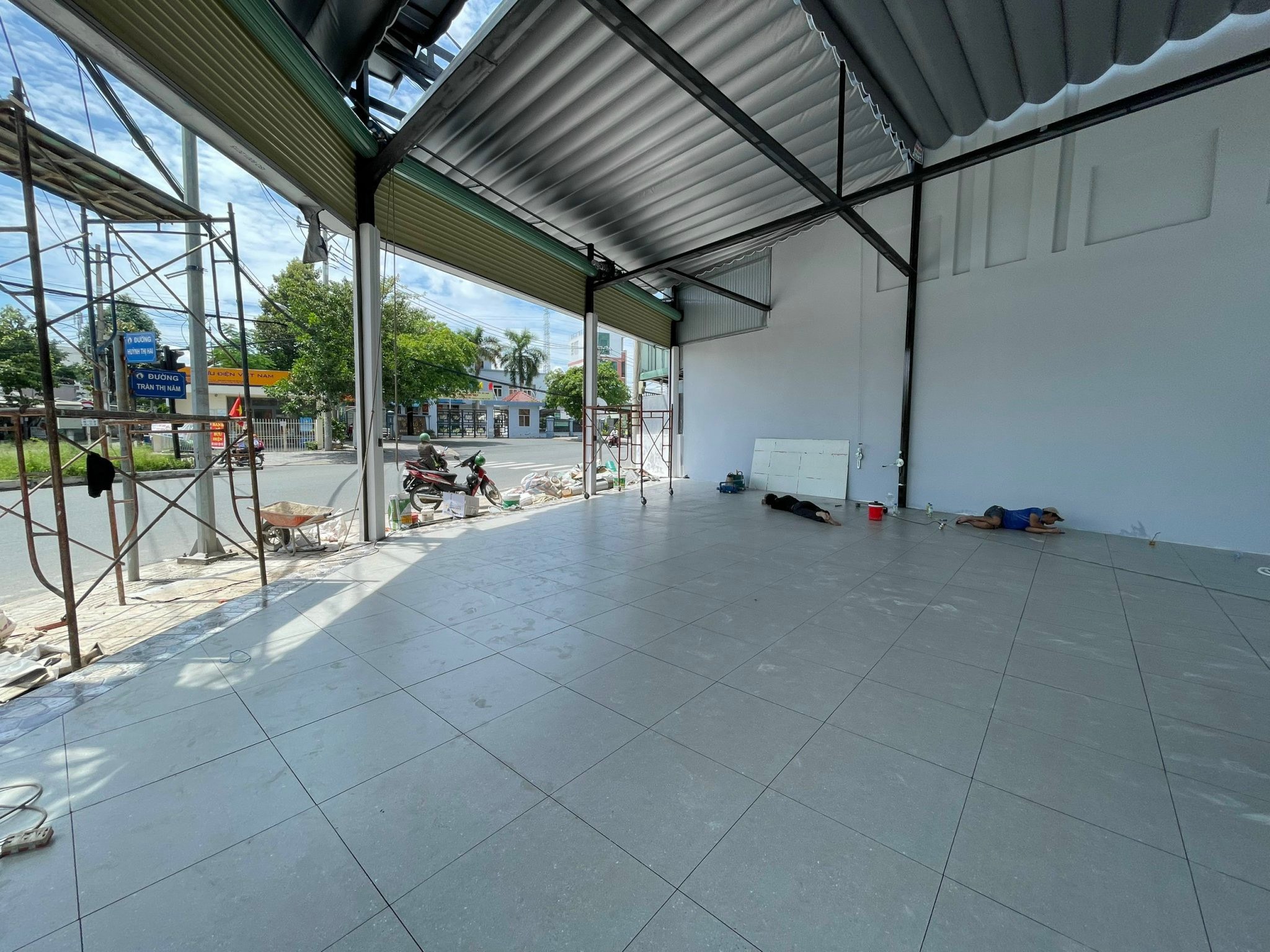 Vệ sinh mặt bằng