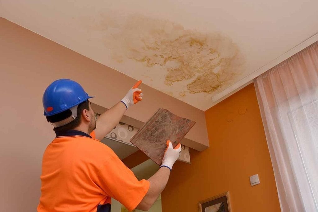 Xử lý ẩm mốc trước chống thấm