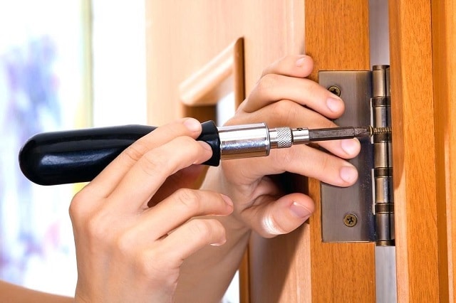 Xử lý cửa bị hở