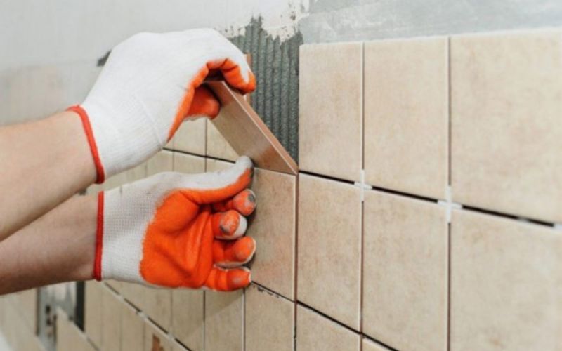Xử lý gạch WC bị nứt